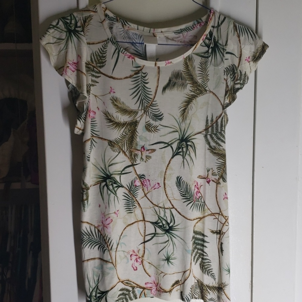 H&M short sleeve top. NWT